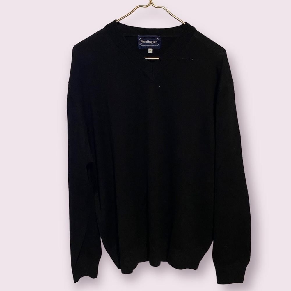 Huntington v neck black sweater made in Italy 100% Merino Wool Large size: 52